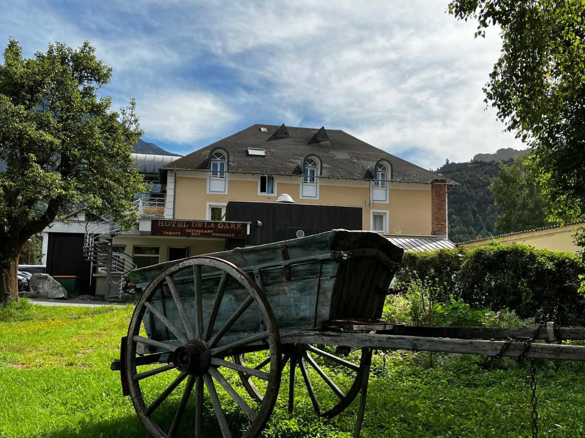 Hotel De La Gare Eygliers Eksteriør bilde